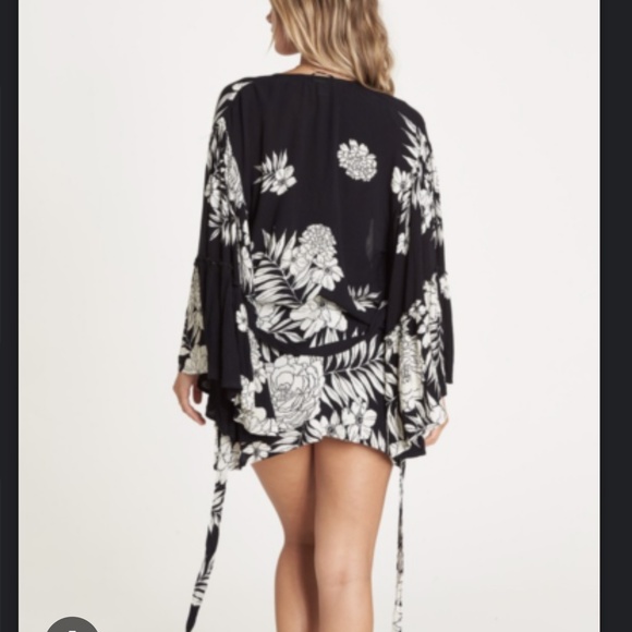 Billabong Beach Coverup - Picture 8 of 8